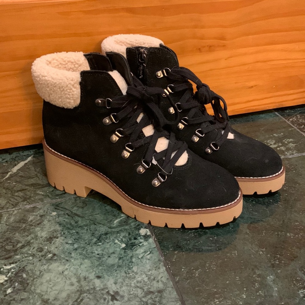 NWOB Blondo waterproof boots size 8.5